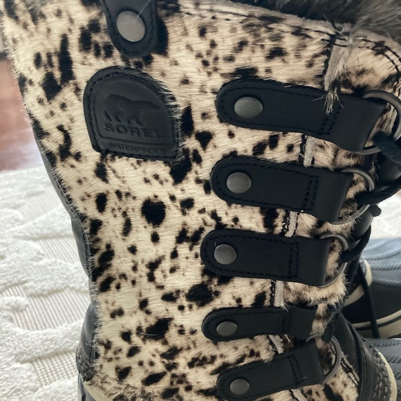 Sleek Joan of Arctic Animal Print, Sz 6 - Picture 5 of 7